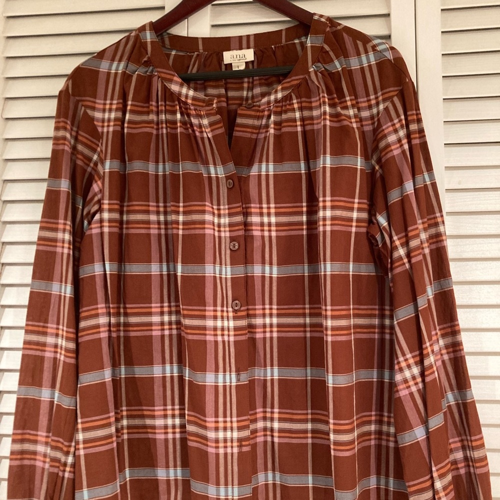 Brand new w/o tags A.n.a. never worn -rust plaid cotton button front blouse